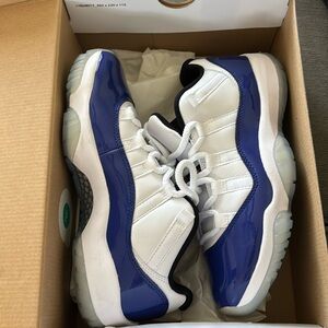 Jordan 11 retro low
